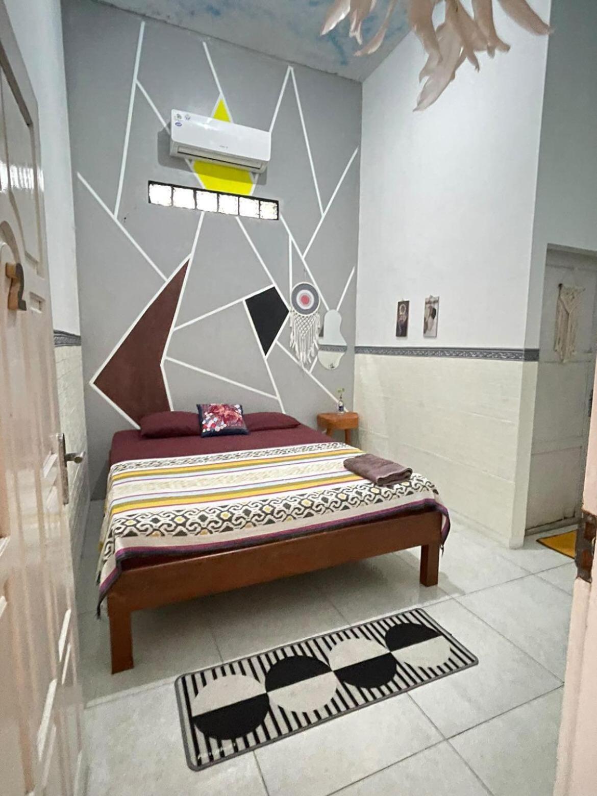 Loyal Friend Hostel Karimunjawa Exterior photo