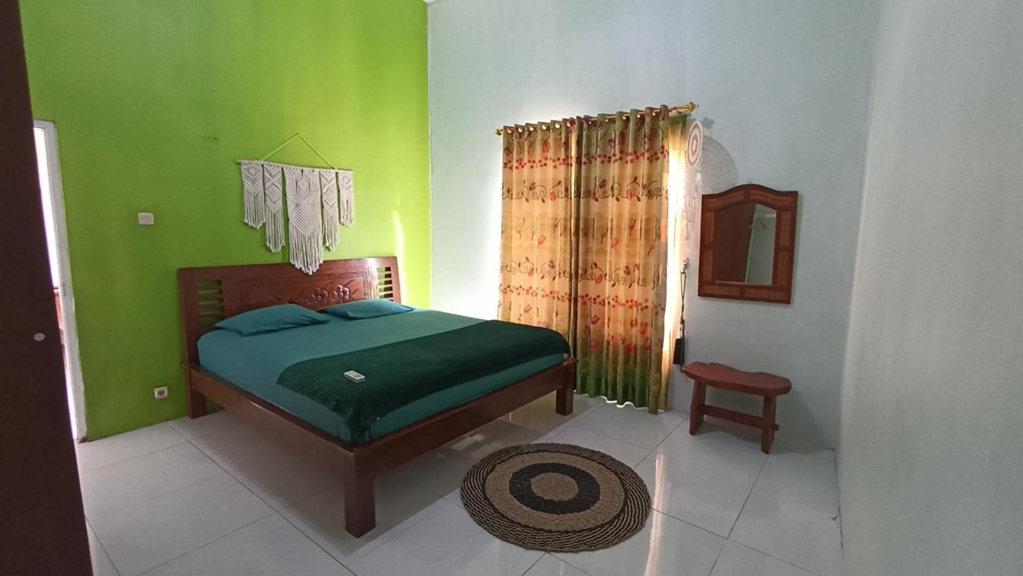 Loyal Friend Hostel Karimunjawa Room photo